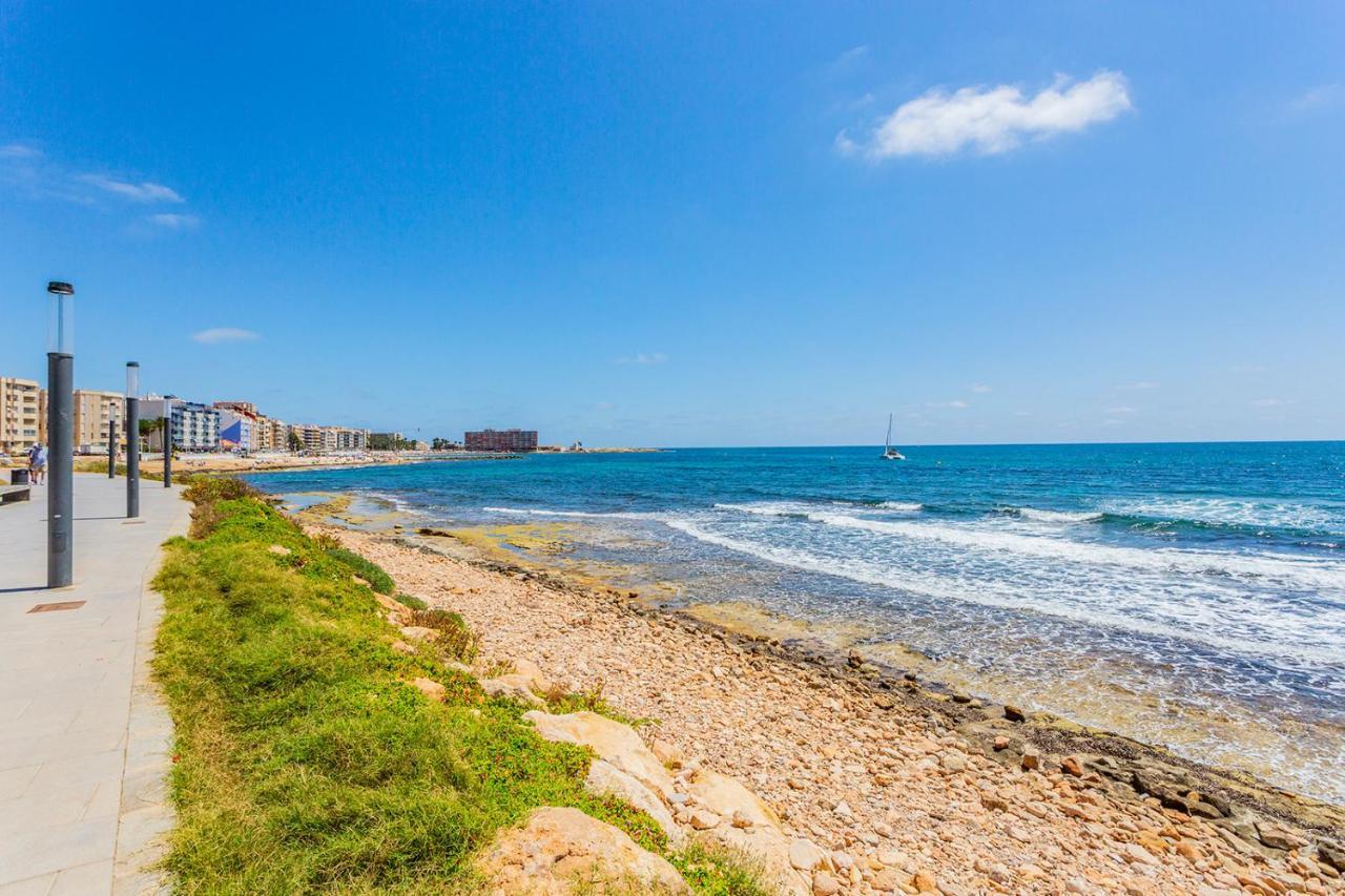 Reel Apartments- Walk To The Beach And Centre Torrevieja Eksteriør billede